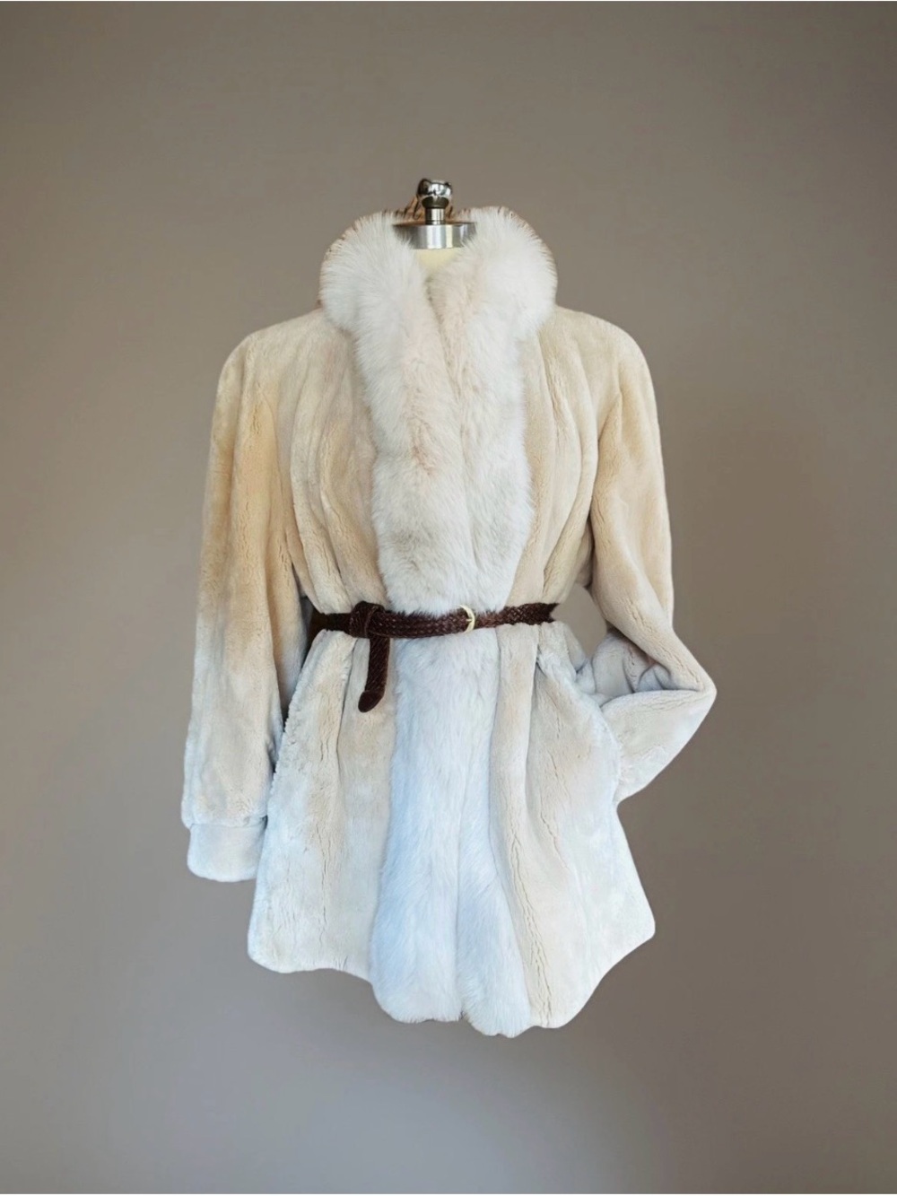 GORGEOUS SOFT ELEGANT PEARL SHEARED REAL BEAVER & BLUSH FOX FUR COAT EXCELLENT!
